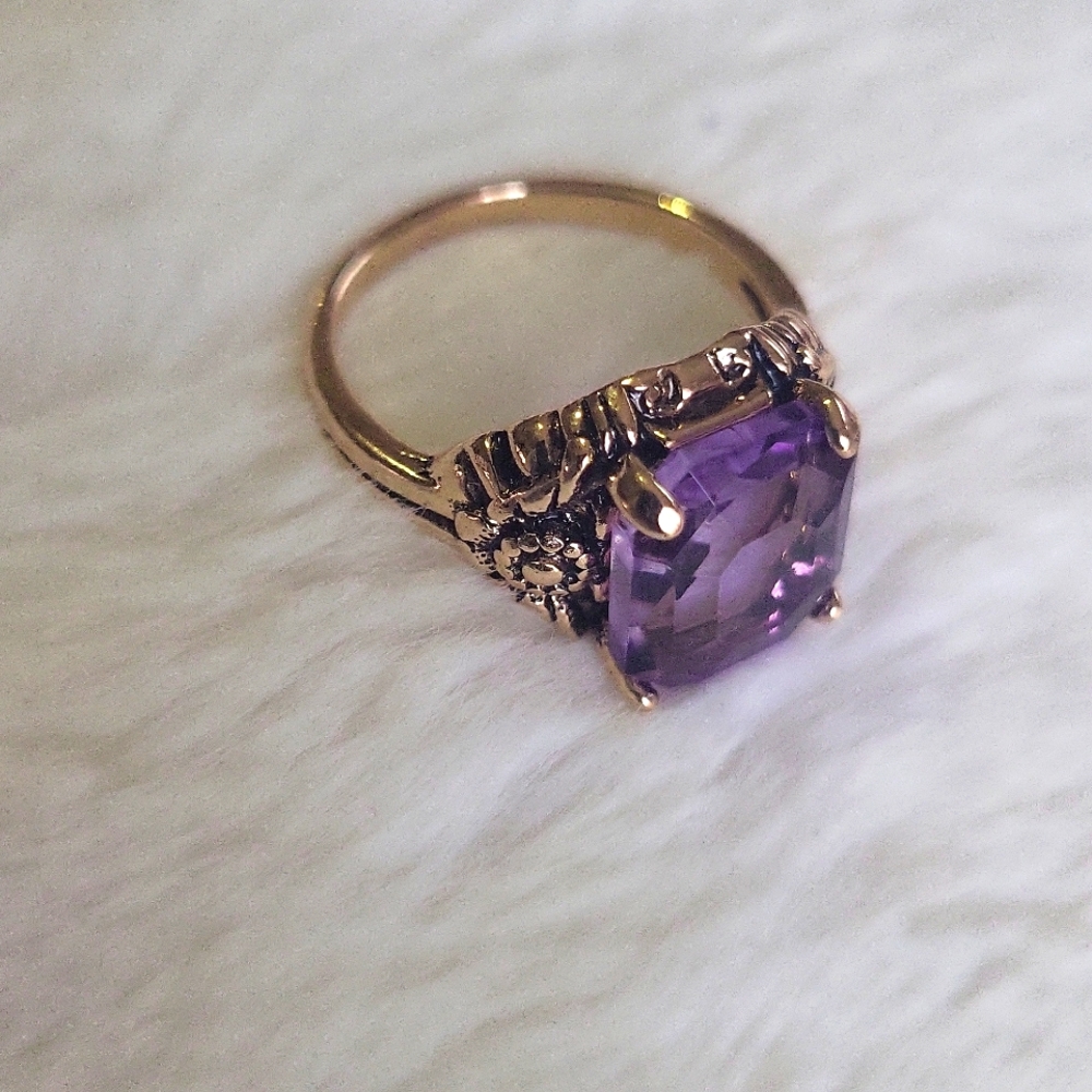Elegant Purple Gemstone Ring
